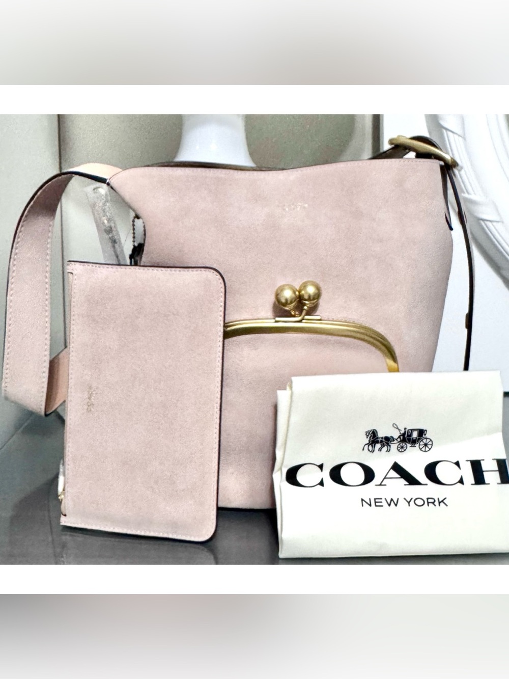 COACH Bleecker Bucket Bag With Kisslock, NUAGE - Picture 2 of 9